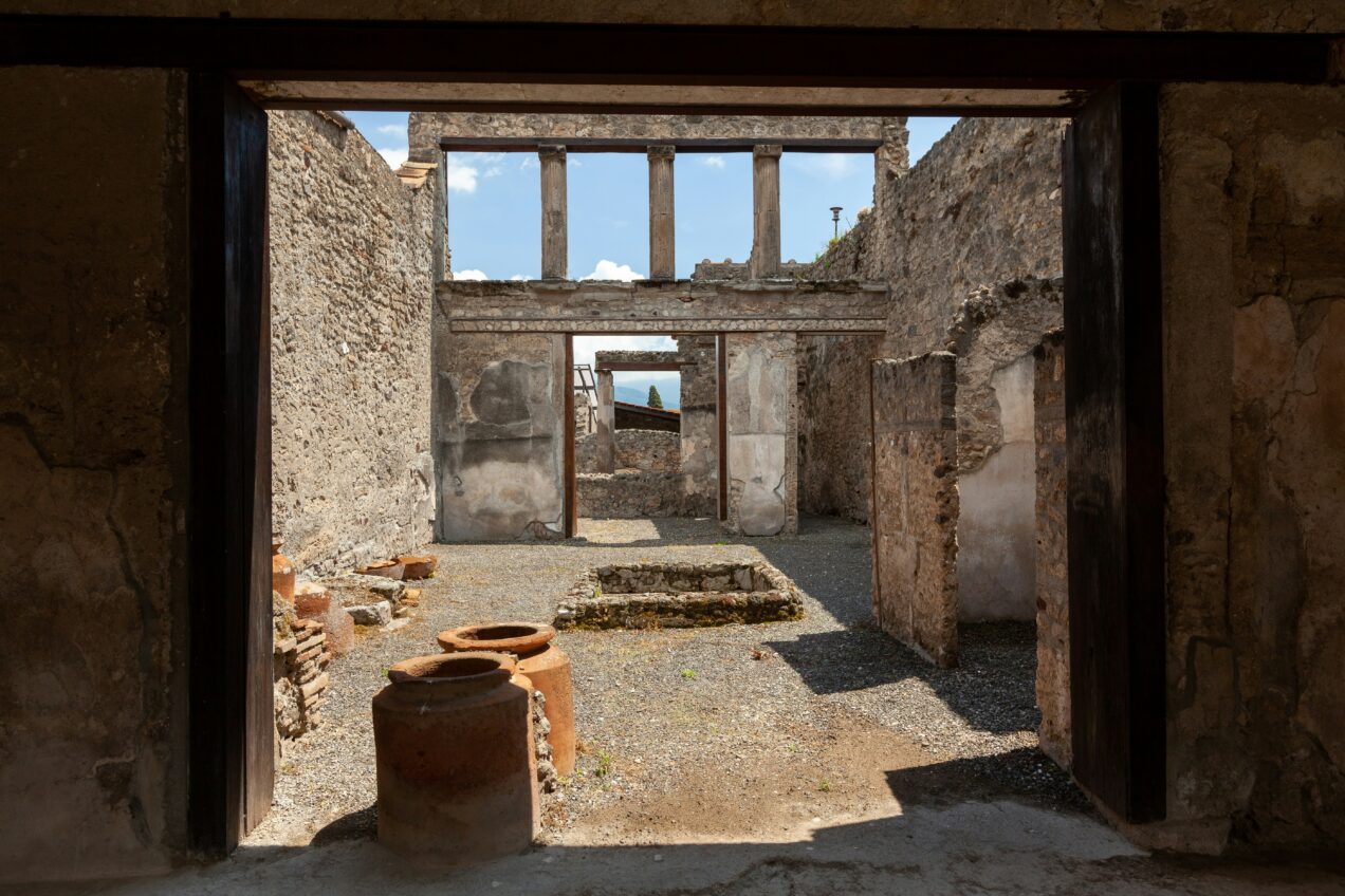 the best way to visit pompeii