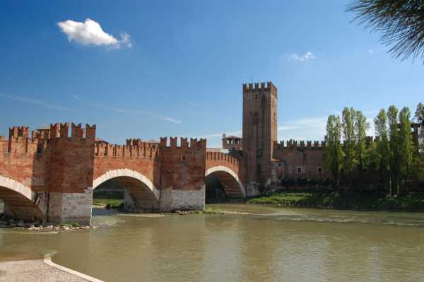 Ponte di Castel Vecchio, Verona Italy