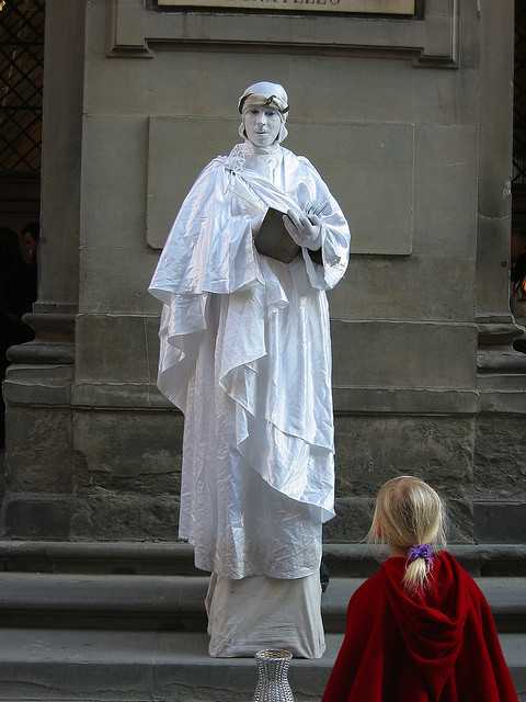 Living statues Italy