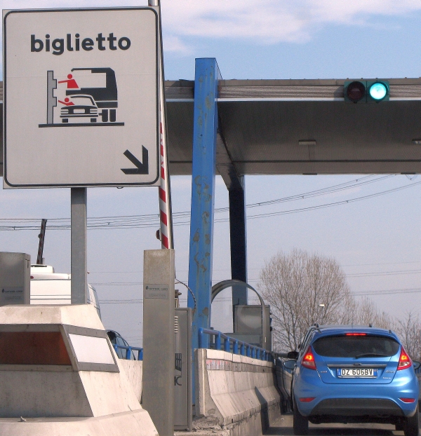 Driving Italian autostrada toll ticket